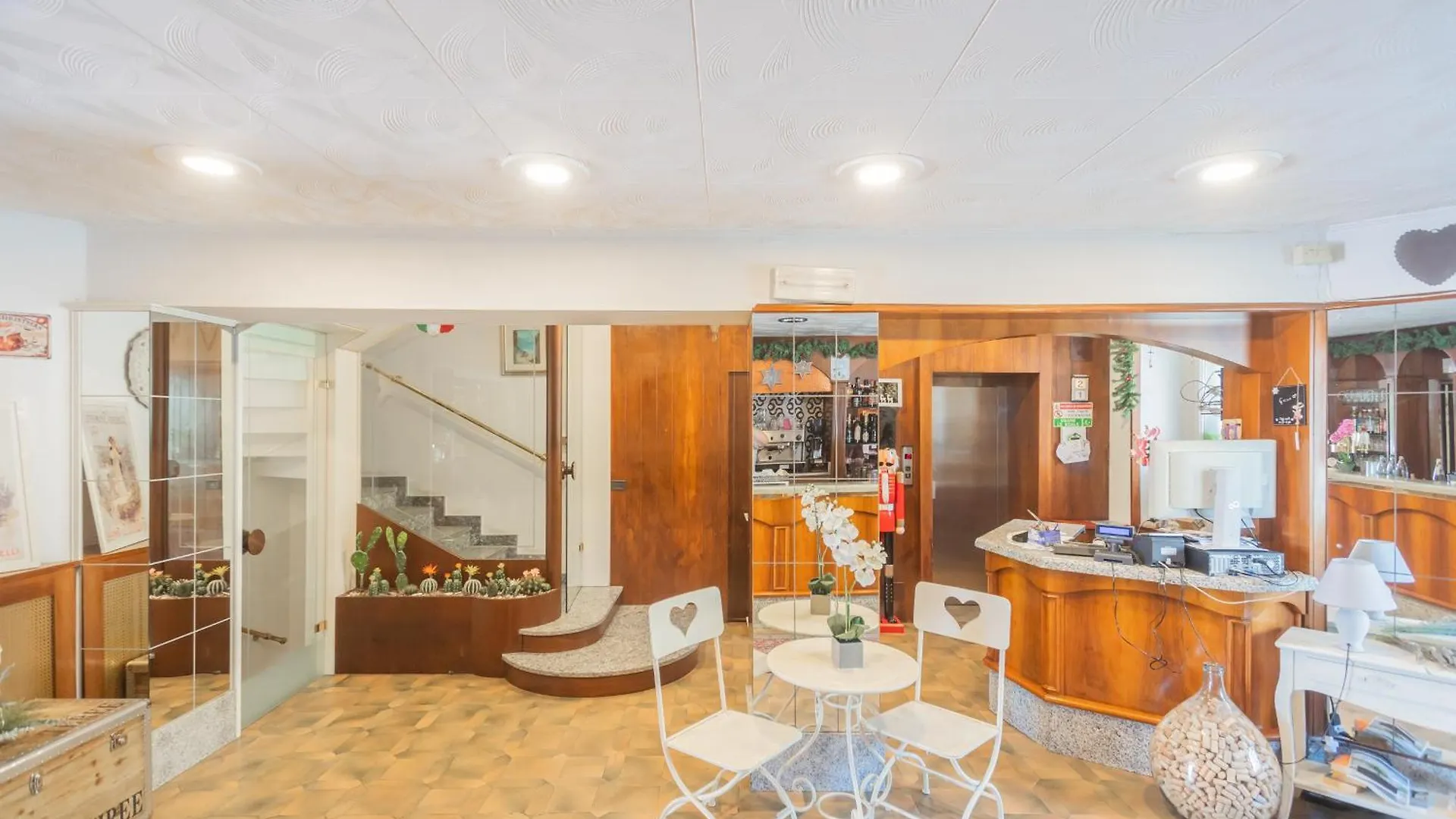 Pet Friendly Hotel Mirabeau Bellagio 3*,  Itália